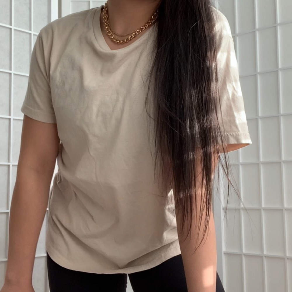 h&m divided nude t-shirt